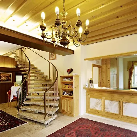Lindner Hotel 3*